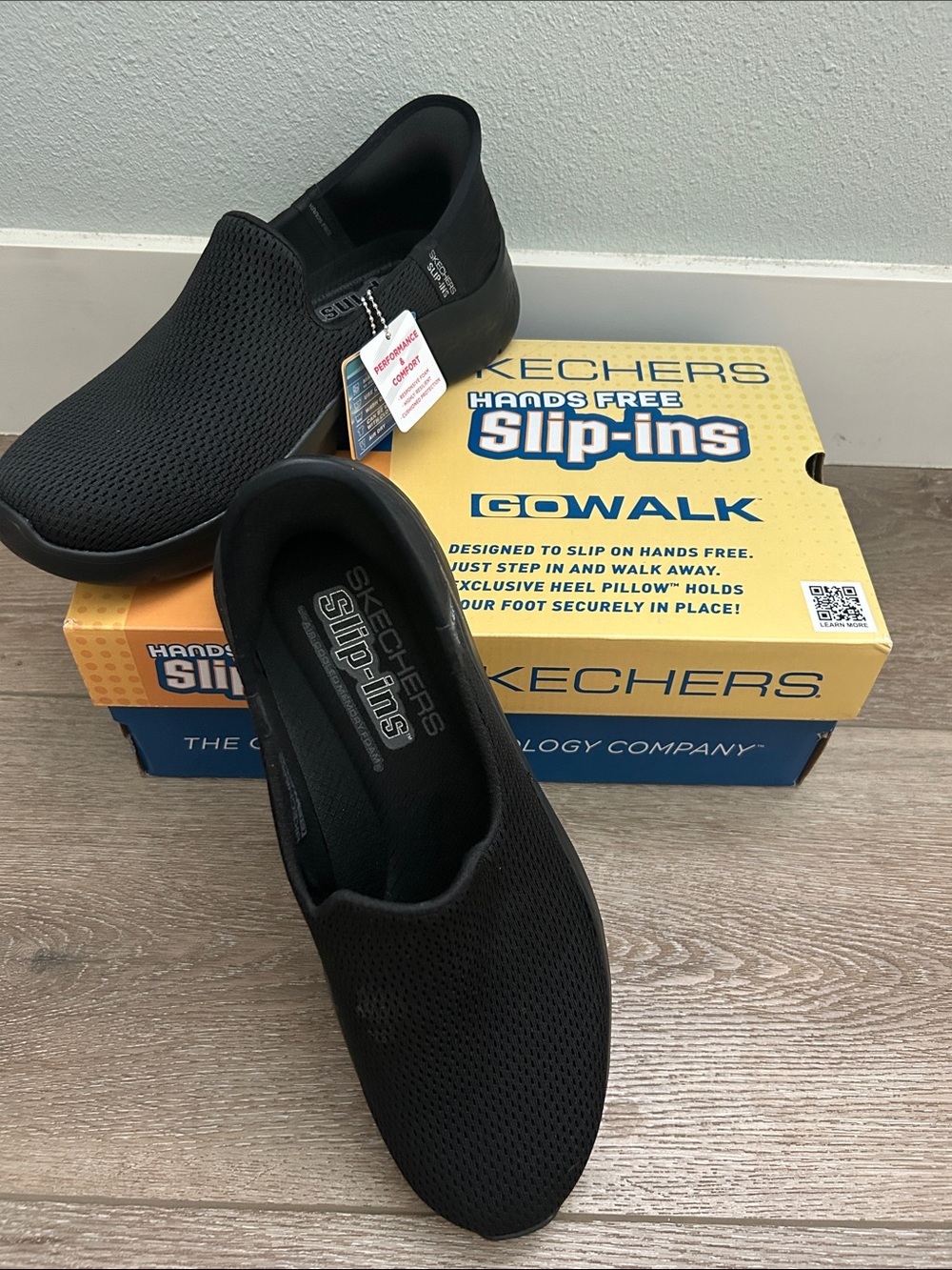 Skechers Womens Size 10 Shoes Black Easy Going-Modern Hour Hands Free Slip-Ins